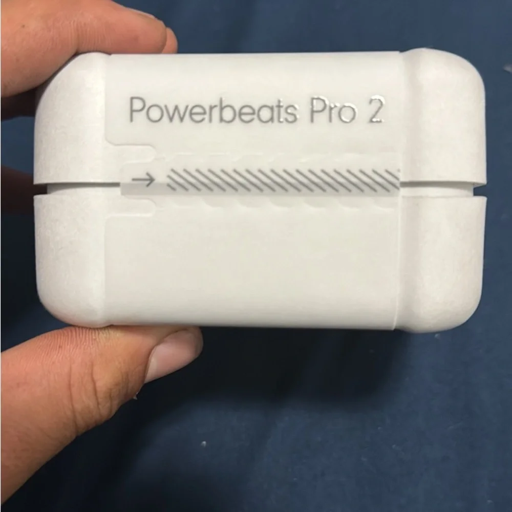 Beats by Dre Powerbeats Pro 2 White Charging Case